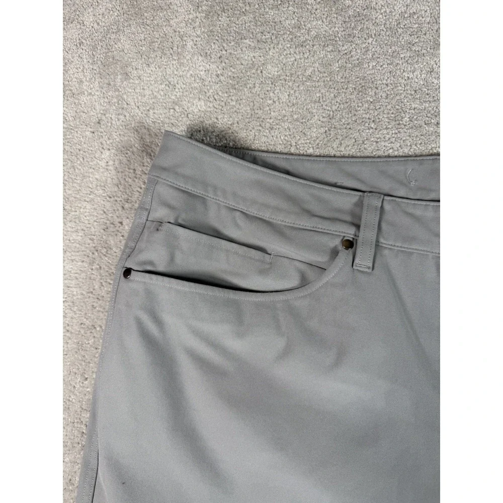 Lululemon Men's ABC Light Ice Gray Pants Classic 5 Pockets Size 40x32 Lm5adfs